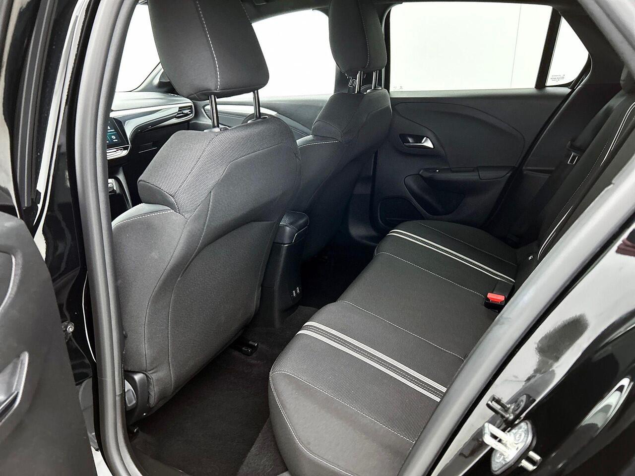 Opel CORSA 1.2 Turbo 136pk Hybrid GS Auto. Navigatie Apple Carplay/ Android Auto Camera Parkeersensoren Cruise Control Stoel- en stuurverwarming Airco Lichtmetalen velgen Getinte ramen