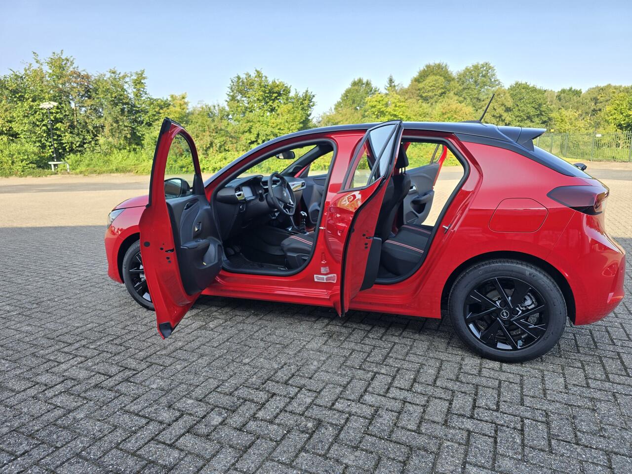 Opel CORSA 1.2 GS Nieuw Nieuw, import uit Denemarken Niet geregistreerd en niet gereden