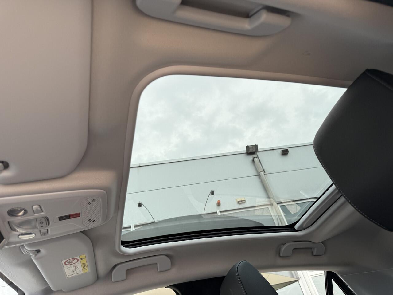 Opel CORSA 1.2 5-deurs Elegance Panoramadak, Navigatie, Comf.intr, LED verl, etc..