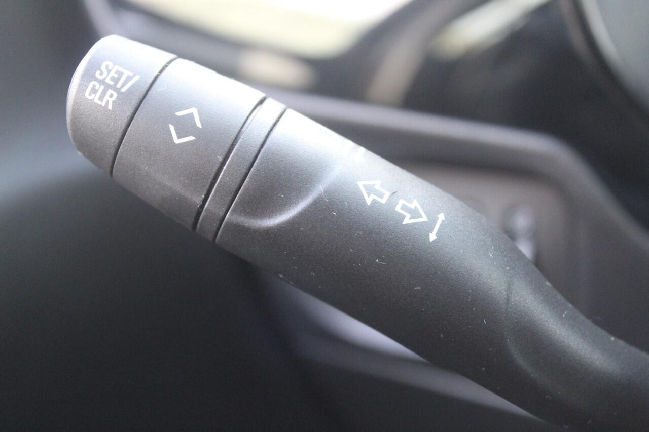 Opel CORSA 1.2 Turbo Hybrid GS Dodehoek detectie l Apple carplay / Android auto l Parkeercamera achter l Parkeersensoren voor en achter l Lane assist l VDL auto