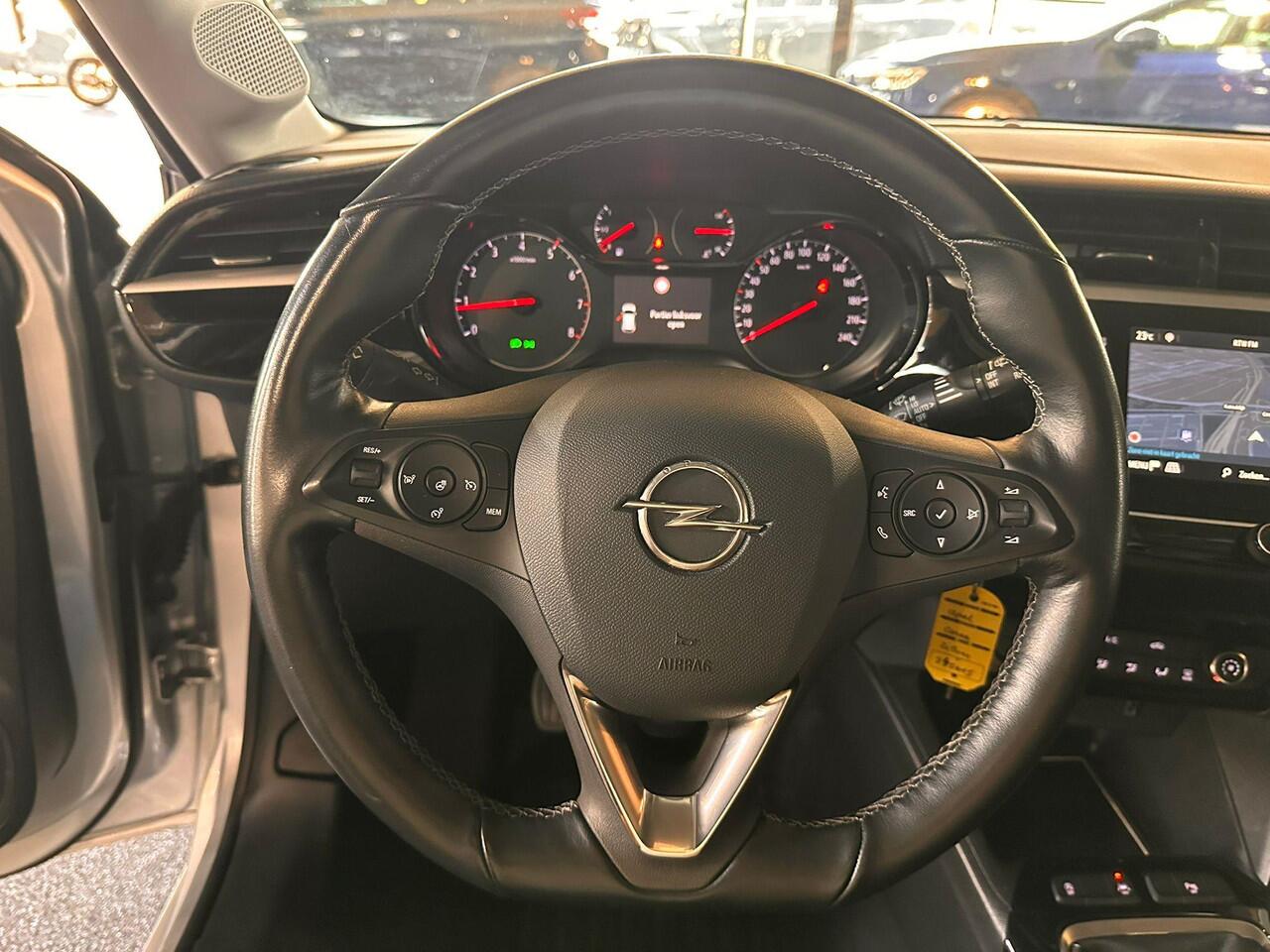 Opel CORSA 1.2 Edition Two tone/navi/360