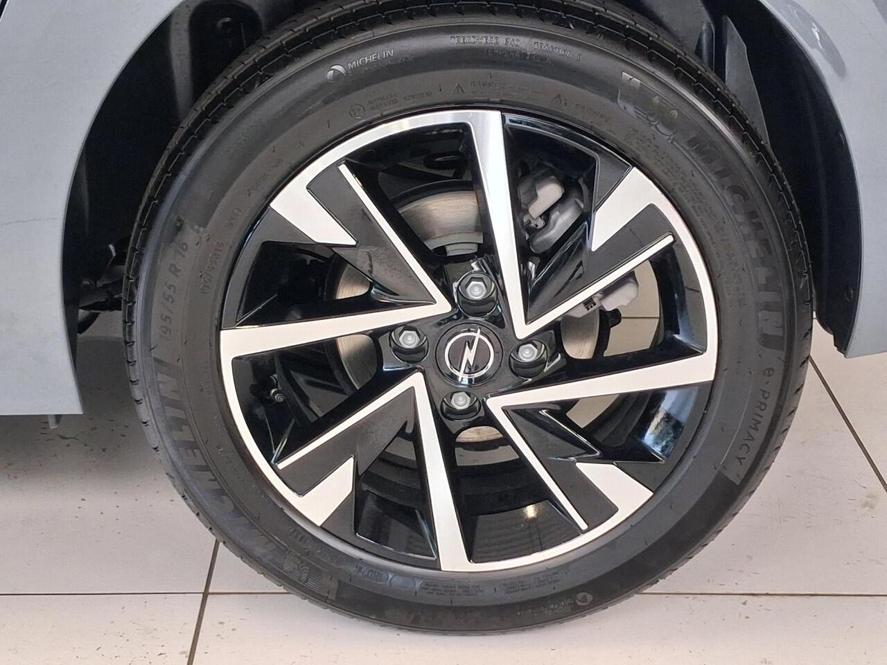 Opel CORSA 1.2 Turbo Hybrid GS Automaat | Navigatie | Achteruitrijcamera | Stoel/Stuurverwarming | Keyless Entry | Apple Carplay/Android Auto |