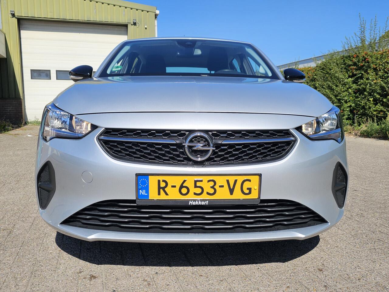 Opel CORSA 1.2 Edition, Carplay! Stuurverwarming! Apk 11-26! Zondag OPEN!