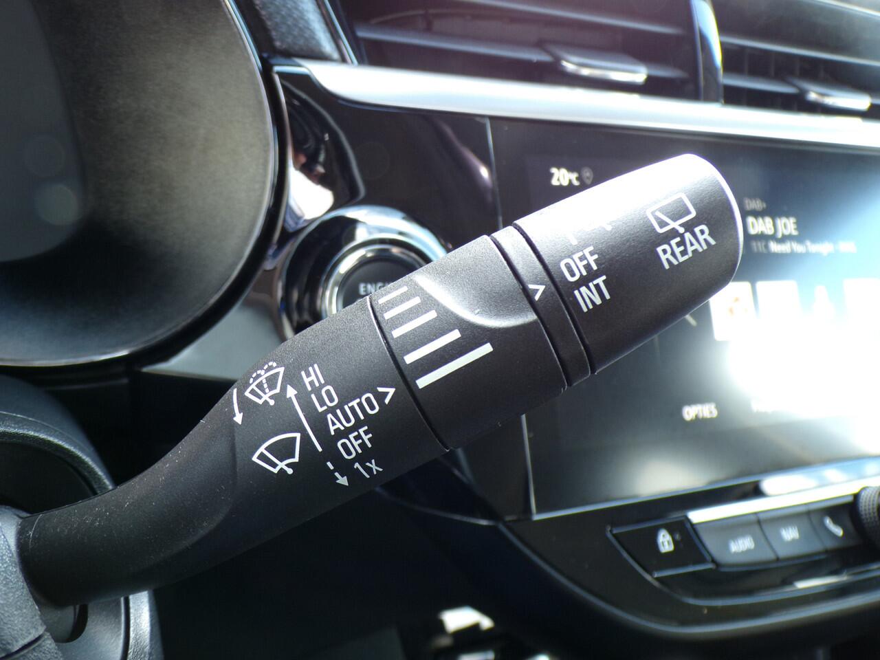 Opel CORSA 1.2 Elegance, Automaat / Trekhaak / Carplay + Android Auto / Camera + Sensoren / Climate Control / 16'' LMV