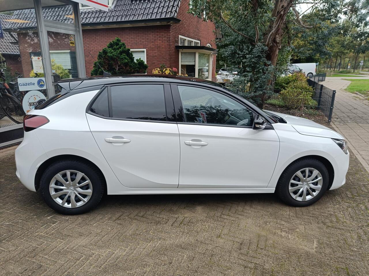 Opel CORSA 1.2 Edition Style Pakket//Navigatie//Camera//4-seizoenenbanden