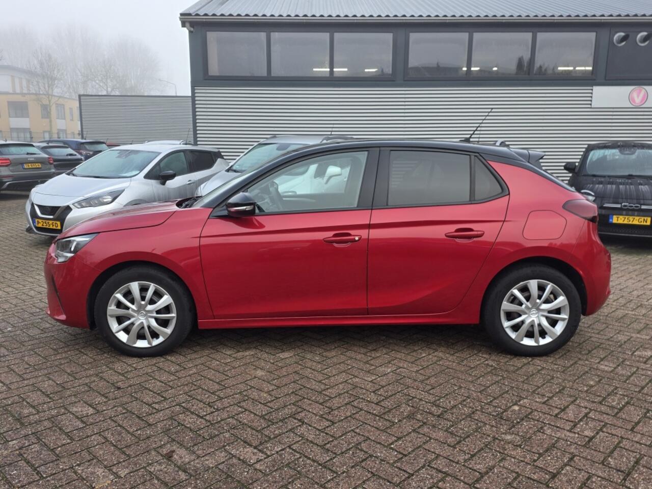 Opel CORSA 1.2 Edition, carplay, camera, parkeersensoren.