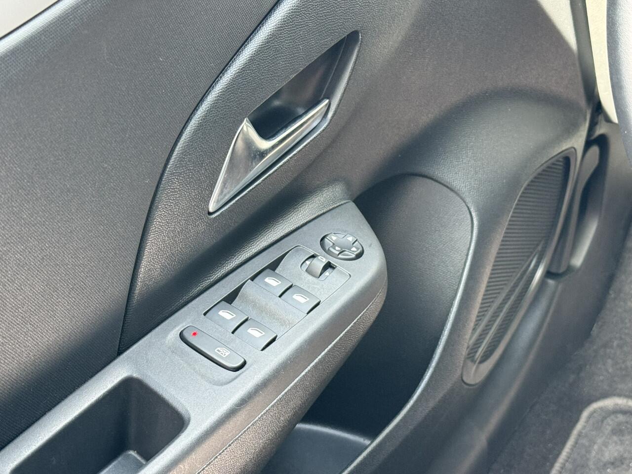 Opel CORSA 1.2 | Airco | Cruise Control | stoel en stuurverwarming | Bluetooth