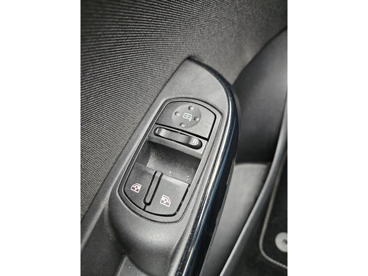 Opel CORSA 1.0 Turbo 120 Jaar Edition