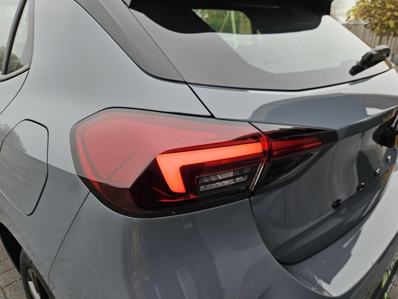 Opel CORSA 1.2 Turbo Hybrid GS stoel/stuurverwarming. Apple carplay. led. camera.