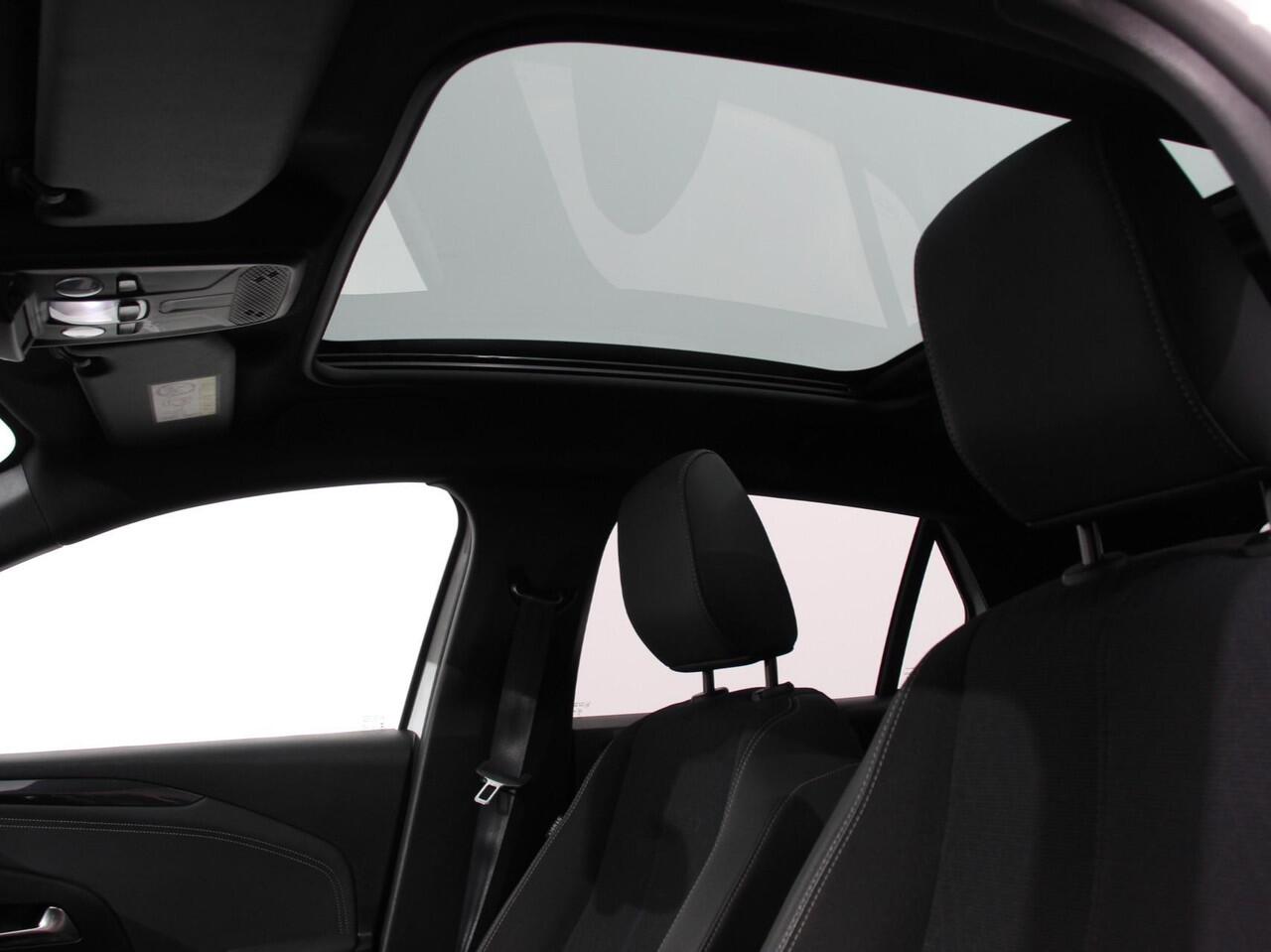 Opel CORSA 1.2 Turbo Sport Edition Climate control | Cruise control | Panoramadak | Achteruitrijcamera | Parkeersensoren | Stuurverwarming | Stoelverwarming | Apple Carplay/ Android Auto