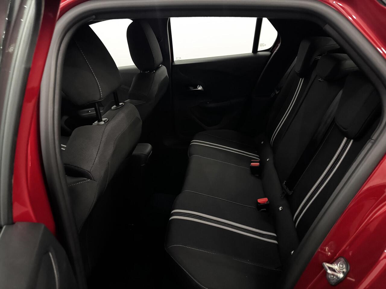 Opel CORSA 1.2 GS Half leder, Camera, Apple carplay, Virtual desk, Winterpakket, Cruise control, 2 jaar garantie