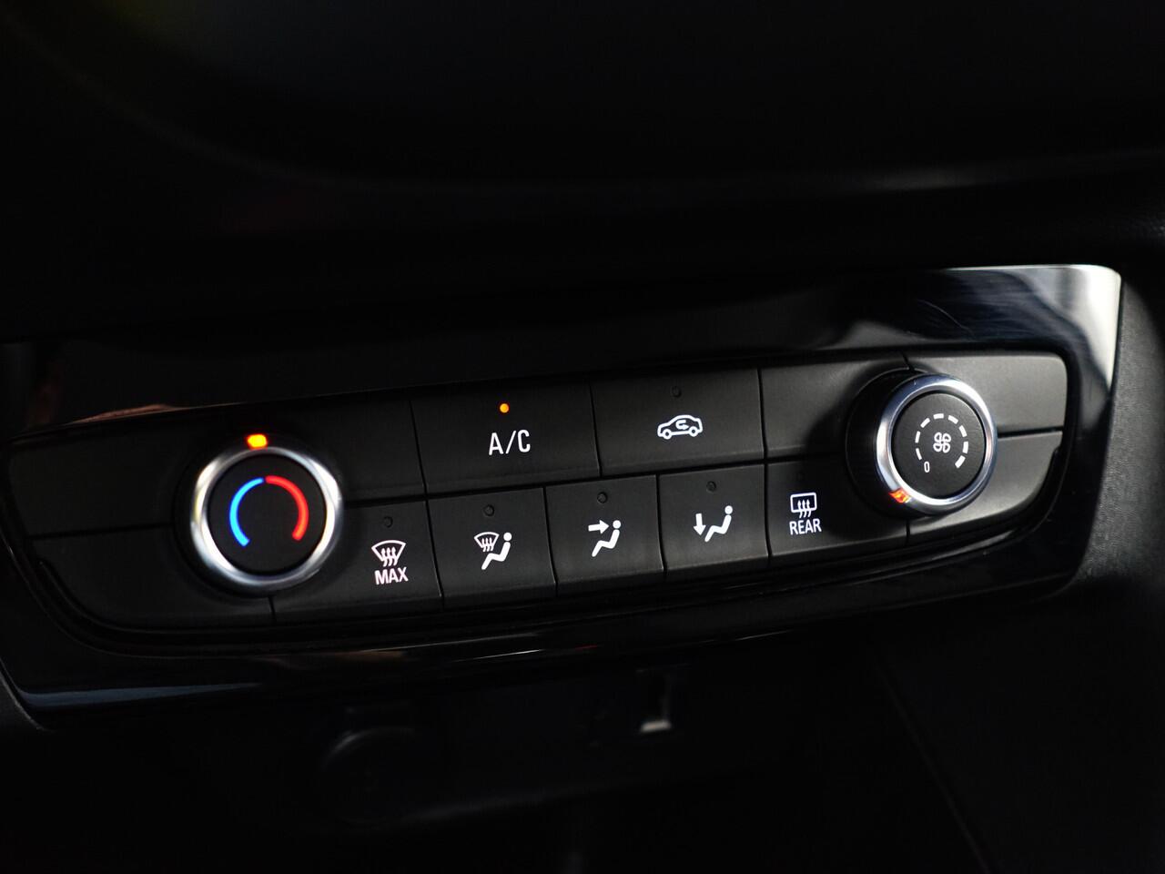 Opel CORSA 1.2 Sportline- Lane Assist, Clima, Night Package, Cruise, Privacy Glass