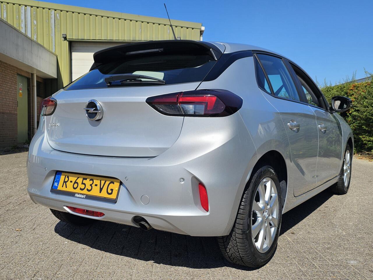 Opel CORSA 1.2 Edition, Carplay! Stuurverwarming! Apk 11-26! Zondag OPEN!