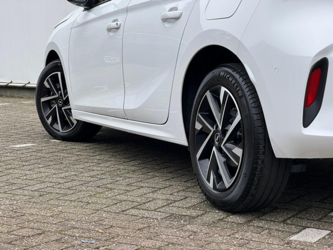 Opel CORSA 1.2 Turbo GS-Line Luxe met Groot-Navi/Camera, Climate Controle, Donker Glas, Armsteun