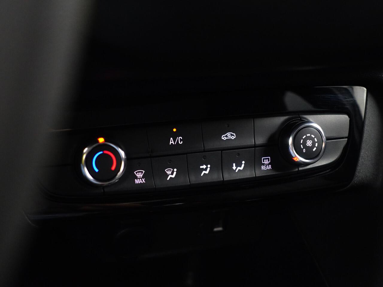 Opel CORSA 1.2 Edition- Park Assist, Lane Assist, Clima, Cruise, Privacy Glass, Comfort Interieur