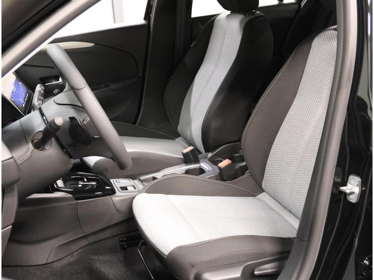 Opel CORSA 1.2 100PK Turbo | AUTOMAAT | AppleCarplay/AndroidAuto | Airco | Cruise Control | 10"scherm | Camera | LED | Parkeersensoren | Isofix | All Season Banden |