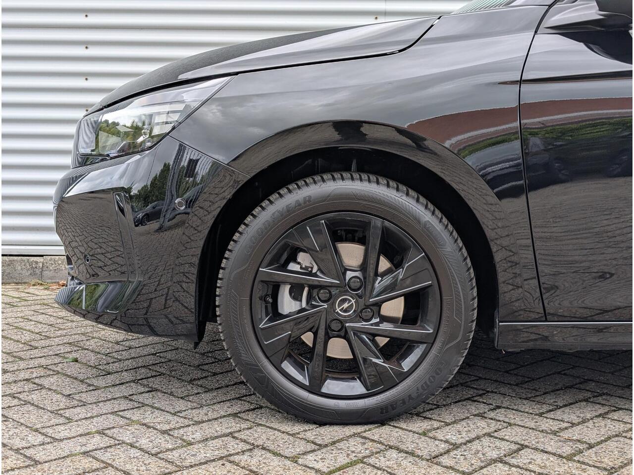 Opel CORSA GS 1.2 Turbo 100pk EAT8 | LED MATRIX | 180° CAMERA + SENSOREN | NAVI PRO | CLIMATE CONTROL | STOEL + STUURVERWARMING | ISOFIX | DAB+ |