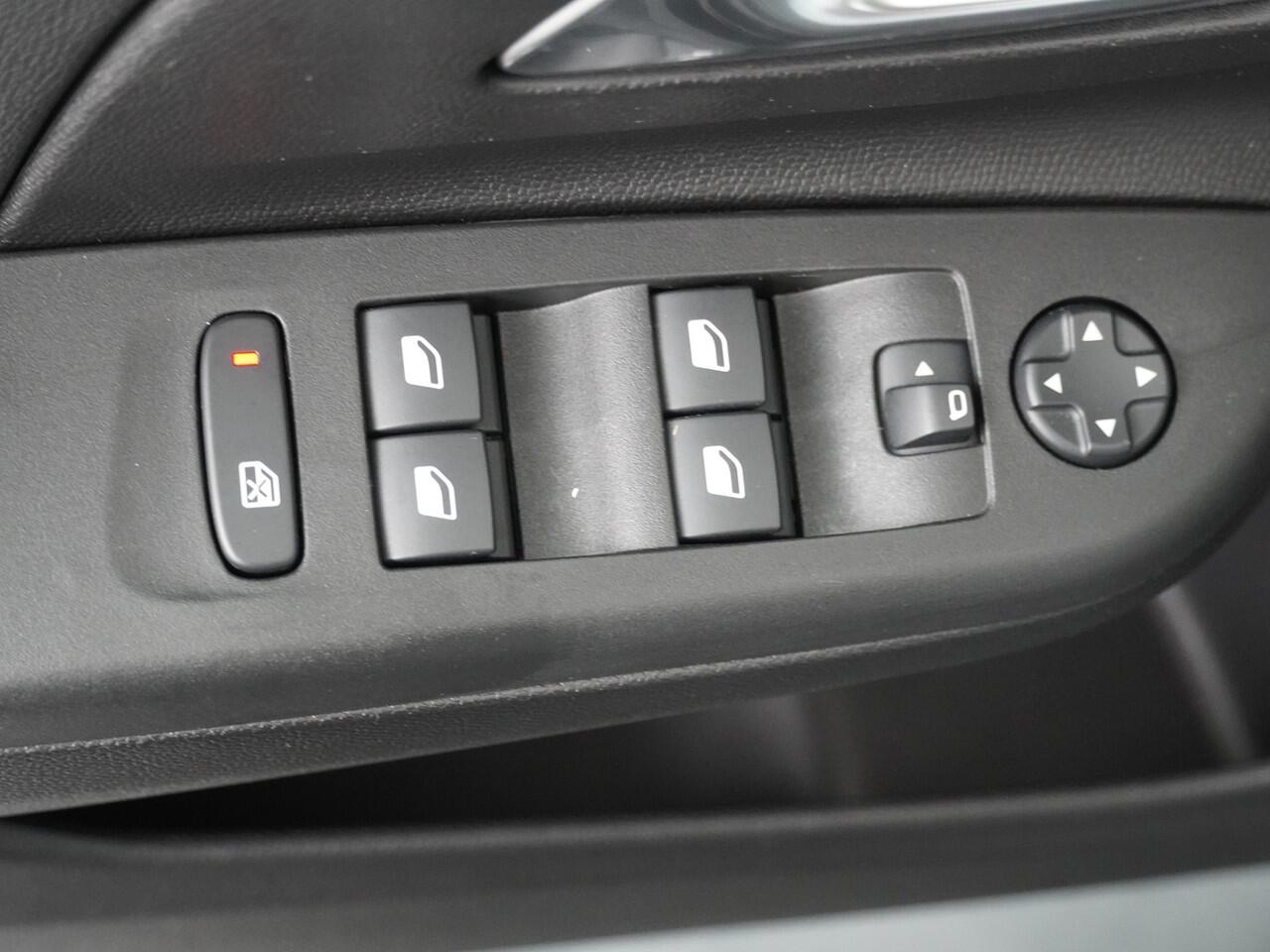 Opel CORSA 1.2 Turbo YES 5DRS Cruise/Airco/16"LM /Winterpakket/CarPlay