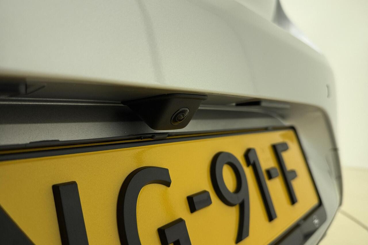 Opel CORSA 1.2 Turbo Hybrid GS | Navigatie | Camera | Lichtmetalen velgen | Keyless | Climate control | Parkeersensoren | LED verlichting