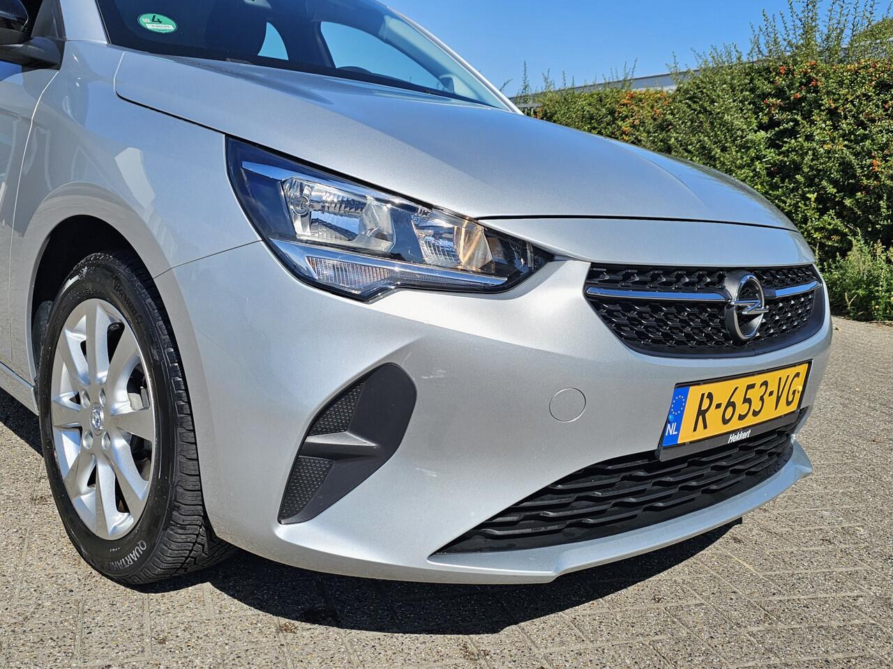 Opel CORSA 1.2 Edition, Carplay! Stuurverwarming! Apk 11-26! Zondag OPEN!