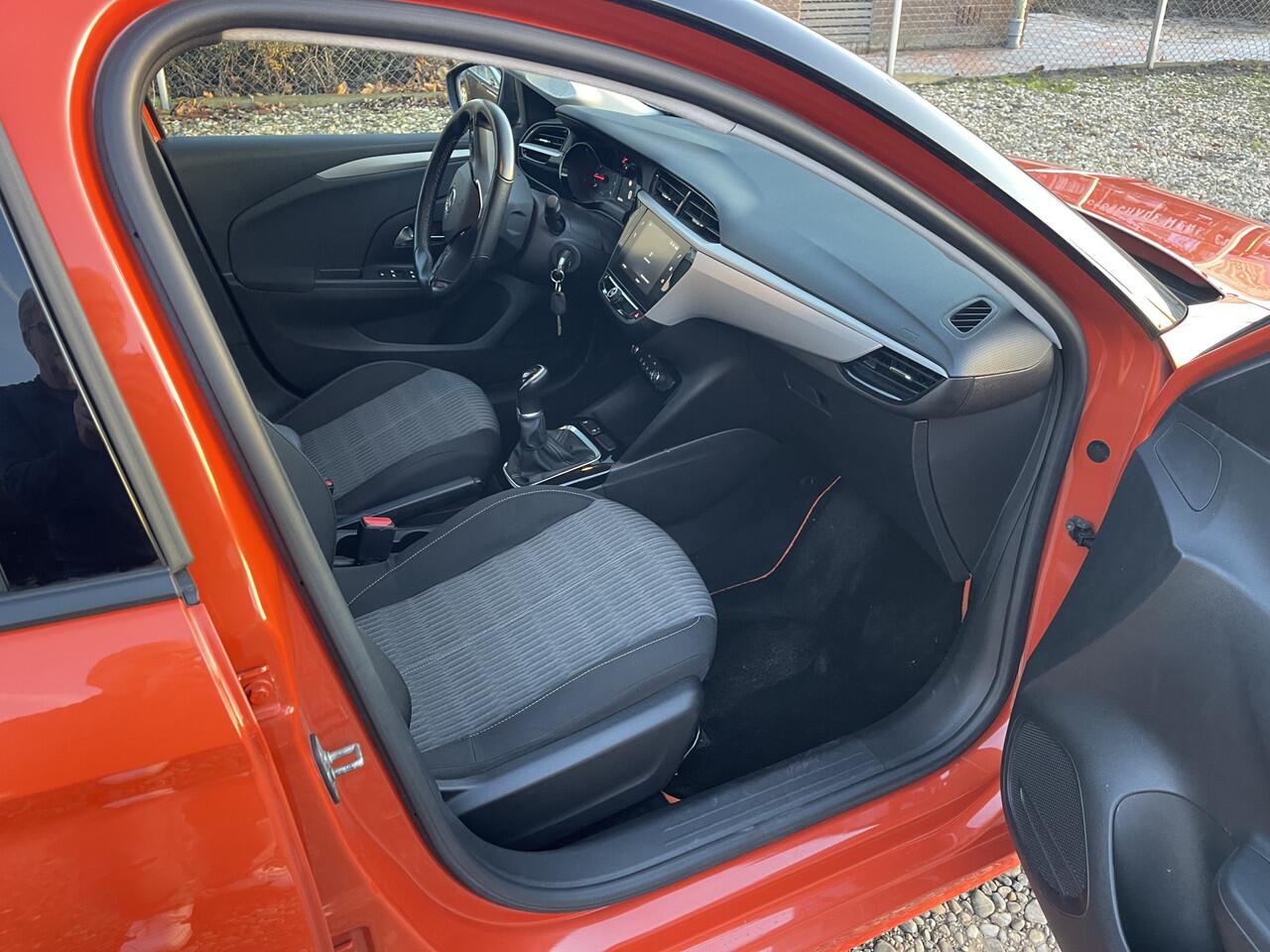 Opel CORSA 1.2 Edition Sportvelgen en Navigatie