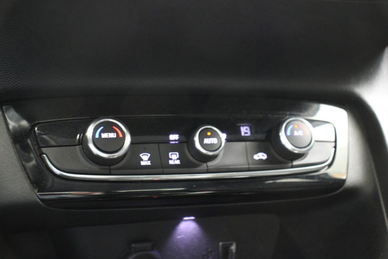 Opel CORSA Elegance 50 kWh - Carplay, Navi, Half Leer, Camera, Clima, SOH 88%