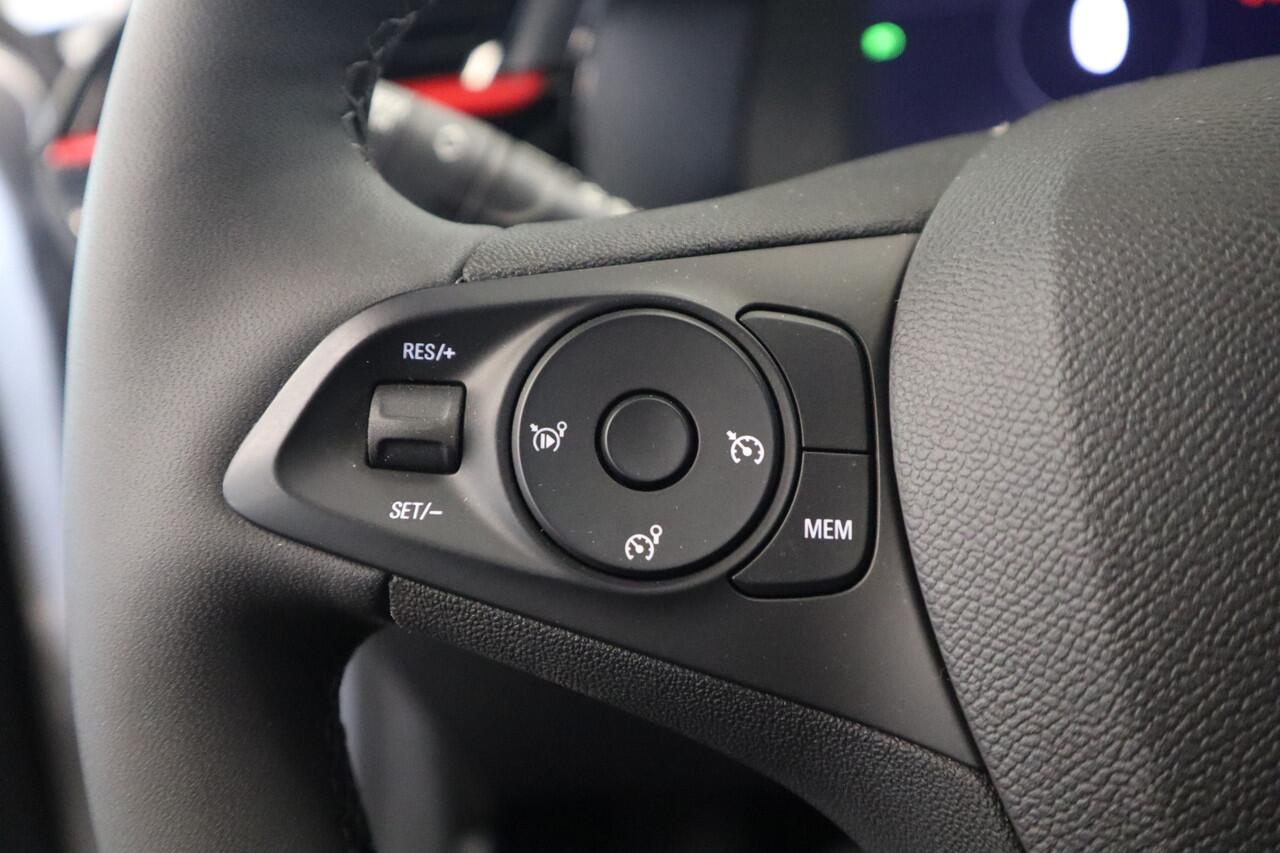 Opel CORSA 1.2 GS Line Navigatie Cruise Control 16LMV Two tone Color PDC Achteruit camera 24 maanden garantie mogelijk (*vraag naar de voorwaarden)