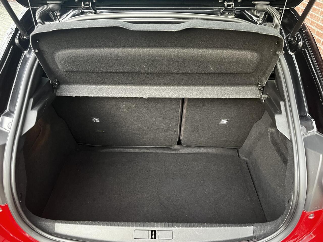 Opel CORSA GS 1.2 Turbo 100pk | TREKHAAK | TWO-TONE | APPLE CARPLAY / ANDROID AUTO | PARKEER SENSOREN | BLACK PACK | DAKSPOILER | FULL LED | ISOFIX |