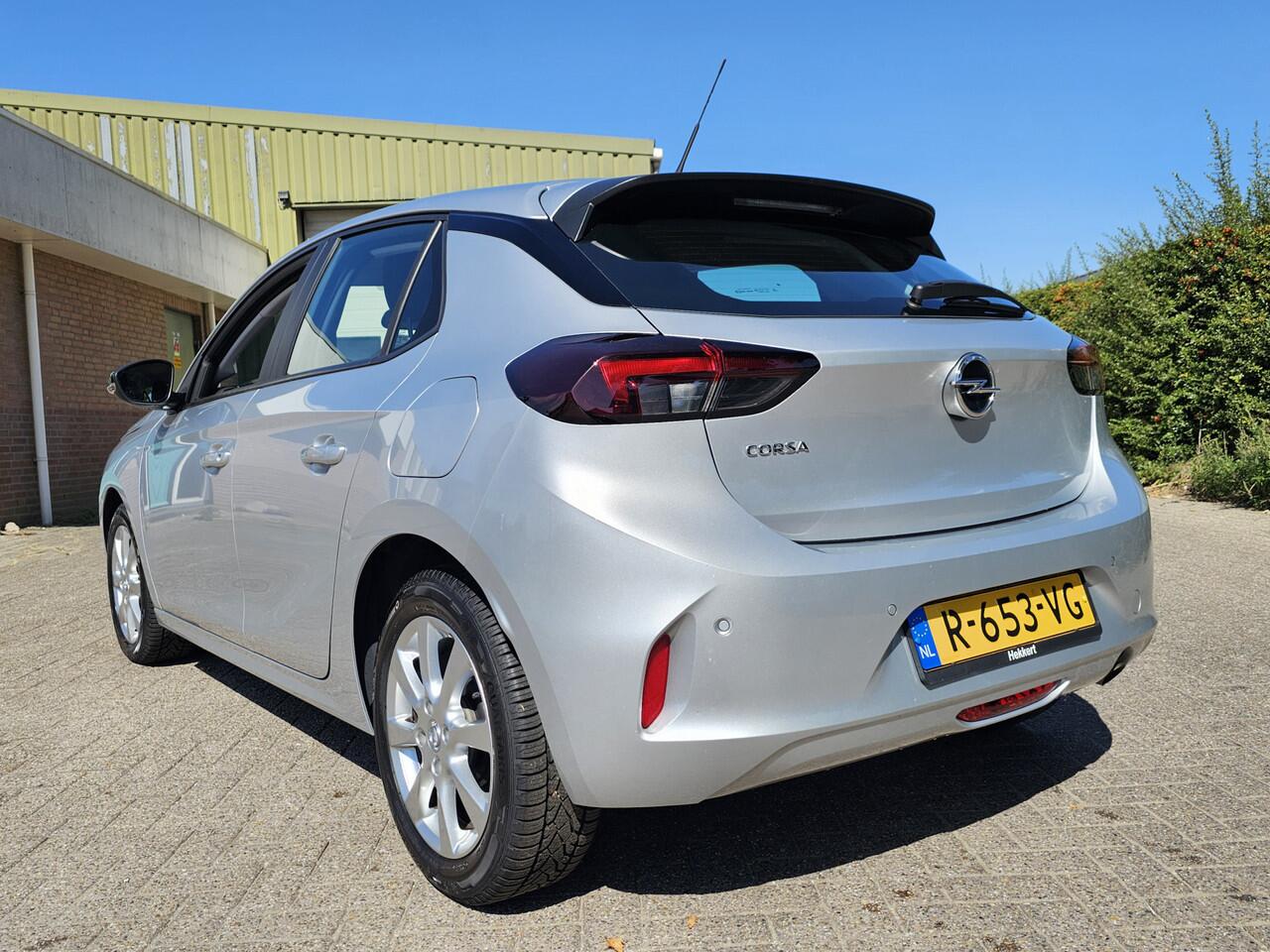 Opel CORSA 1.2 Edition, Carplay! Stuurverwarming! Apk 11-26! Zondag OPEN!