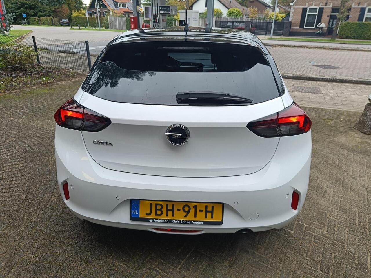 Opel CORSA 1.2 Edition Style Pakket//Navigatie//Camera//4-seizoenenbanden
