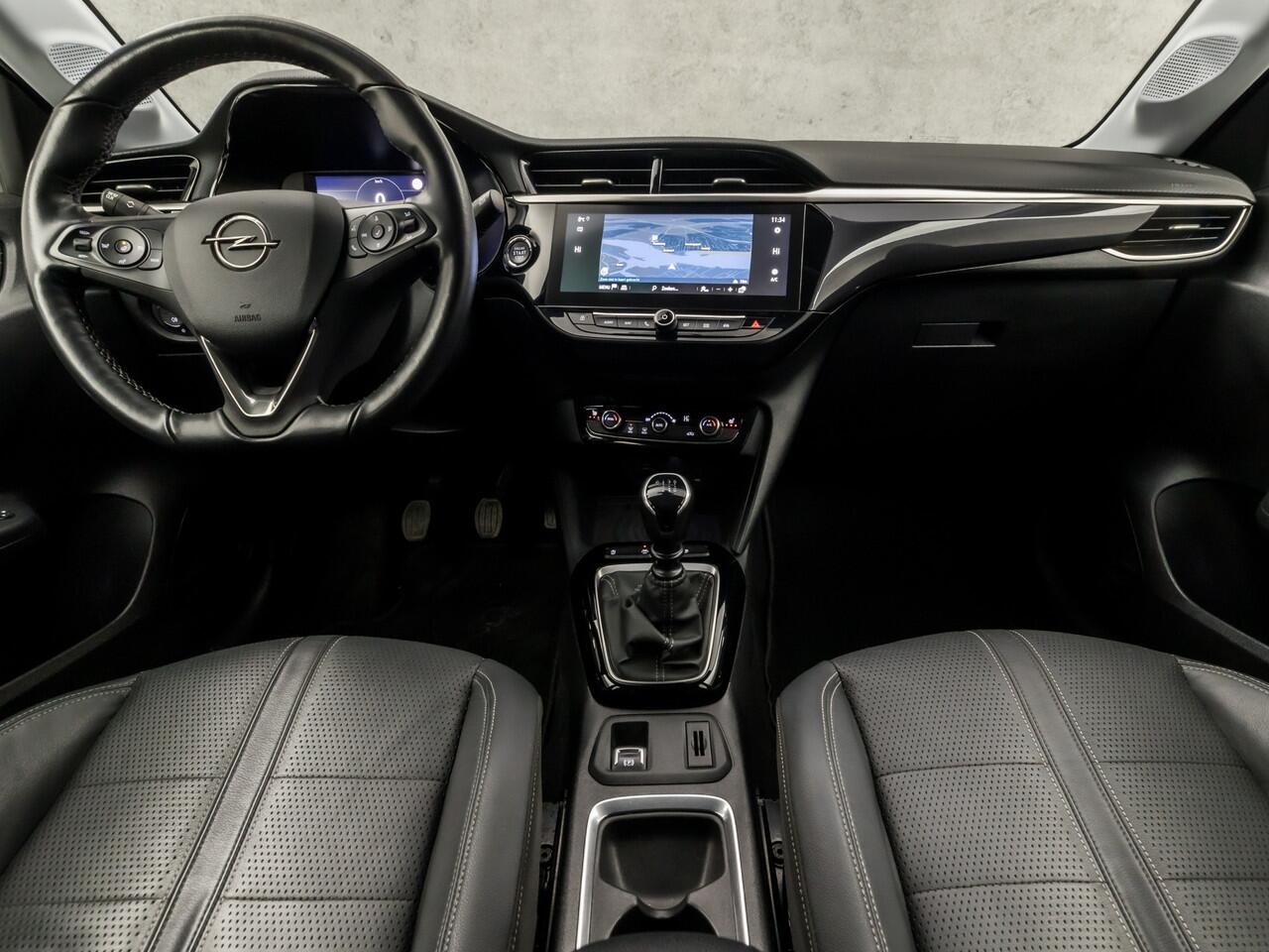 Opel CORSA 1.2 Elegance Black Edition (APPLE CARPLAY, STUUR/STOEL VERWARMING, GROOT NAVI, CAMERA, LEDER, ELEKTRISCHE STOELEN, MASSAGE STOELEN, LED KOPLAMPEN, GETINT GLAS, NIEUWSTAAT)