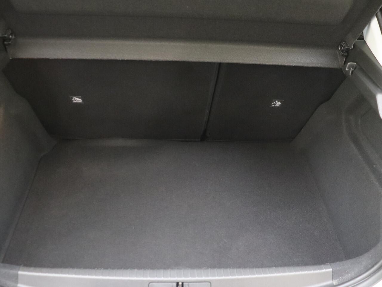 Opel CORSA 1.2 Level 3 | Dodehoekbewaking | Camera | Carplay |