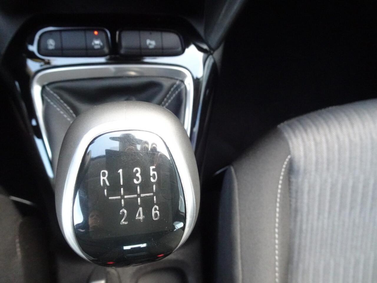 Opel CORSA 1.2 Edition PDC/Cruise control