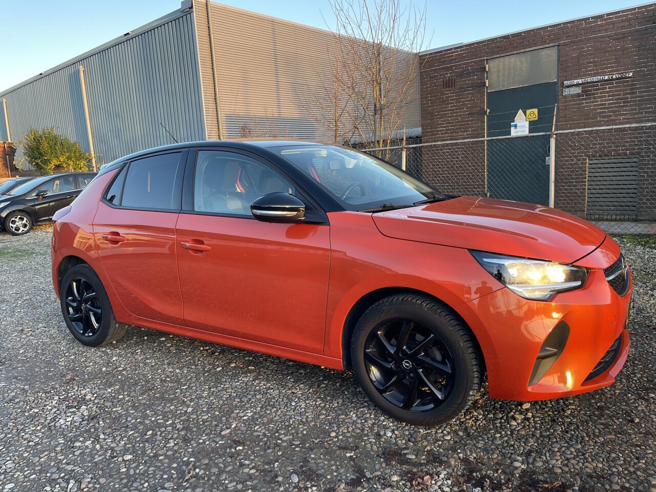 Opel CORSA 1.2 Edition Sportvelgen en Navigatie