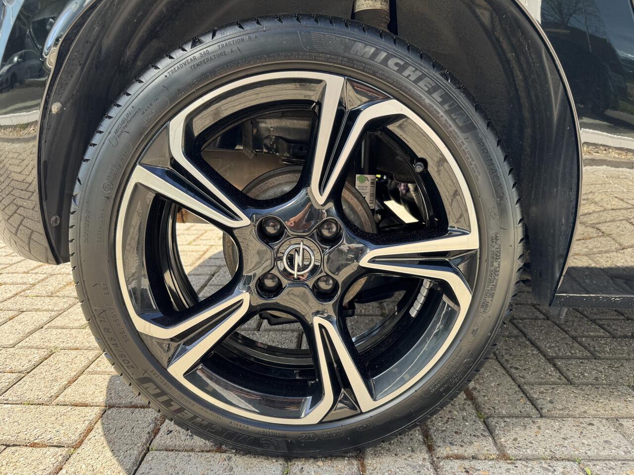 Opel CORSA 1.2 Level 4 Panoramadak