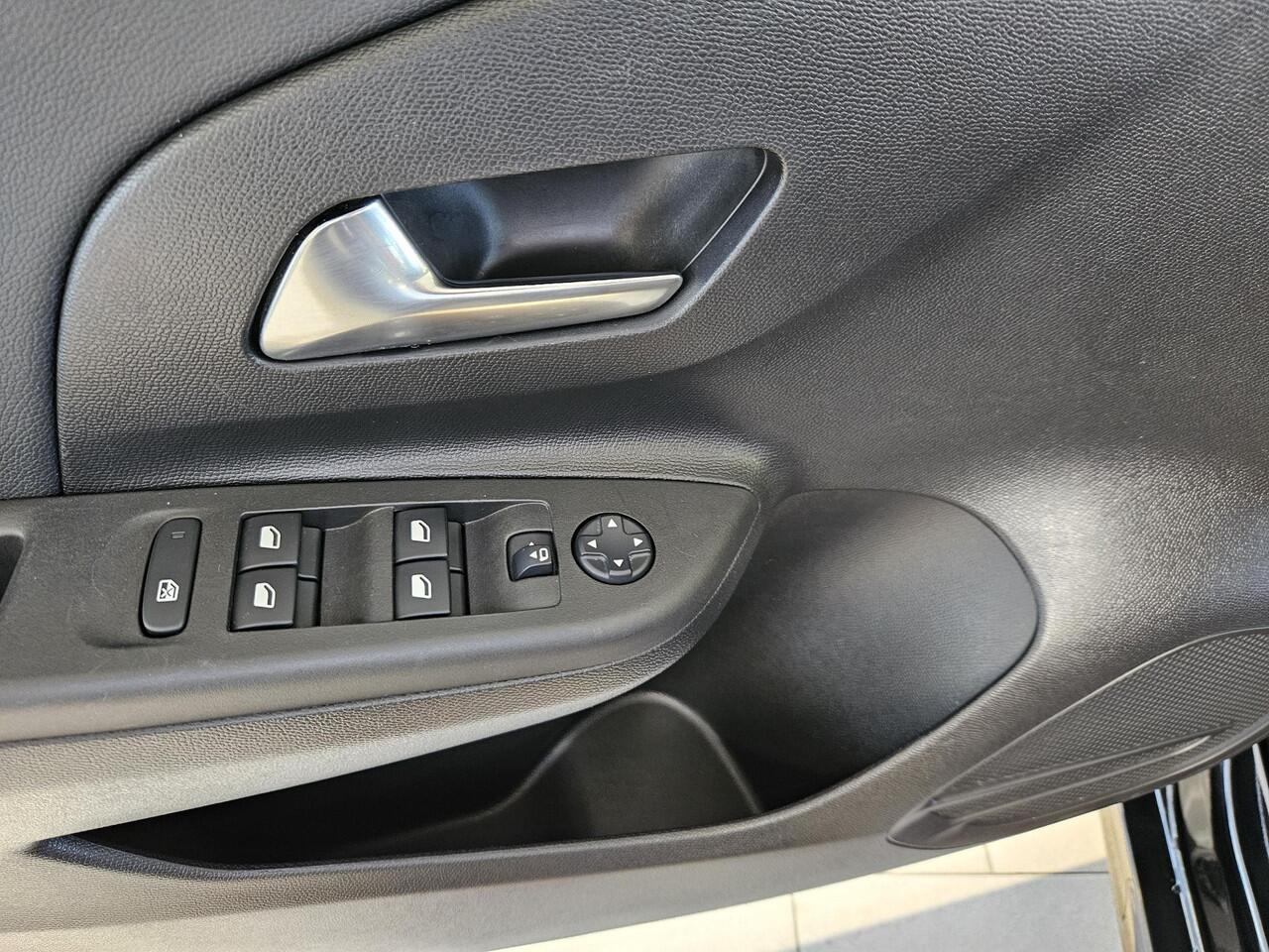 Opel CORSA 1.2 GS Line 100PK AUTOMAAT | Apple Car play / Android Auto | Stoelverwarming | 16"LM-Velgen | Autom. Airco | Dode hoek detectie |Camera | PDC voor & Achter | LED Verlichting | (Vestiging - Nieuwegein )