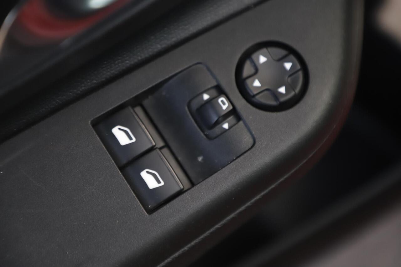 Opel CORSA 1.2 Edition NIEUWE DB RIEM! Radio Bluetooth Airco Cruise Control Rijstrooksensor Peperoncino Red Metallic!