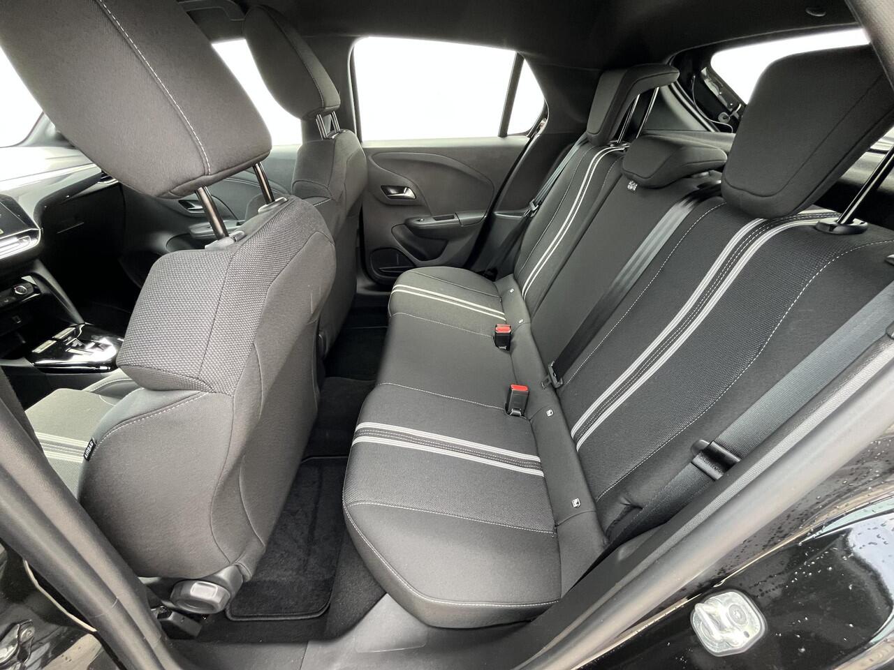 Opel CORSA 1.2 Turbo Hybrid GS 136PK Automaat / 100% Dealeronderhouden / Trekhaak (Trekgewicht 1.200kg) / Achteruitrijcamera / Navigatie via Apple Carplay & Android Auto / Cruise Control / Dodehoek Detectie / Parkeersensoren voor en achter / Radio / Airco