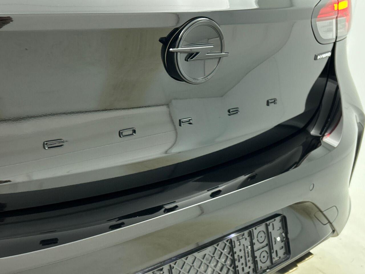 Opel CORSA 1.2 Turbo 136pk Hybrid GS Auto. Navigatie Apple Carplay/ Android Auto Camera Parkeersensoren Cruise Control Stoel- en stuurverwarming Airco Lichtmetalen velgen Getinte ramen