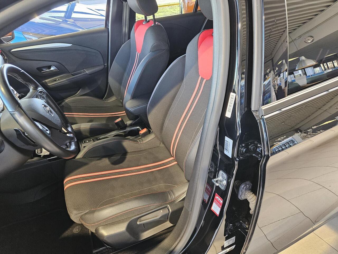 Opel CORSA 1.2 GS Line 100PK AUTOMAAT | Apple Car play / Android Auto | Stoelverwarming | 16"LM-Velgen | Autom. Airco | Dode hoek detectie |Camera | PDC voor & Achter | LED Verlichting | (Vestiging - Nieuwegein )