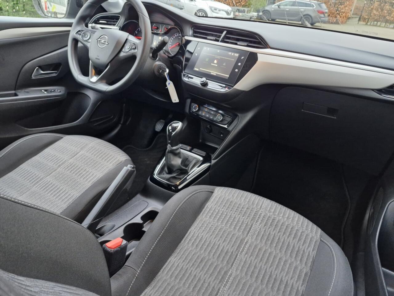 Opel CORSA 1.2 Edition | Navigatie | Licht- En Zicht Pakket