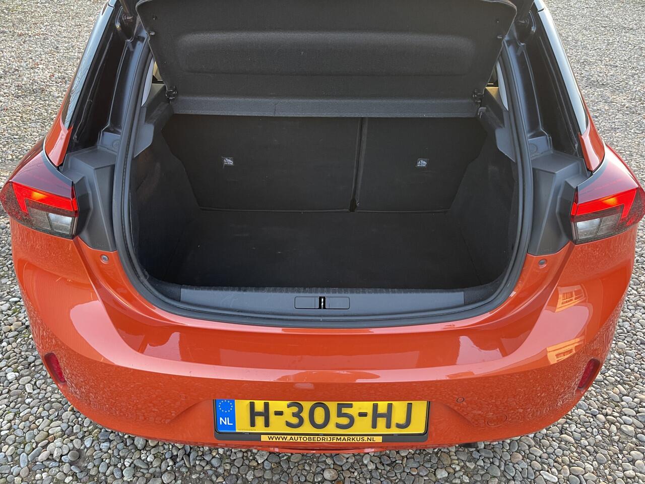 Opel CORSA 1.2 Edition Sportvelgen en Navigatie