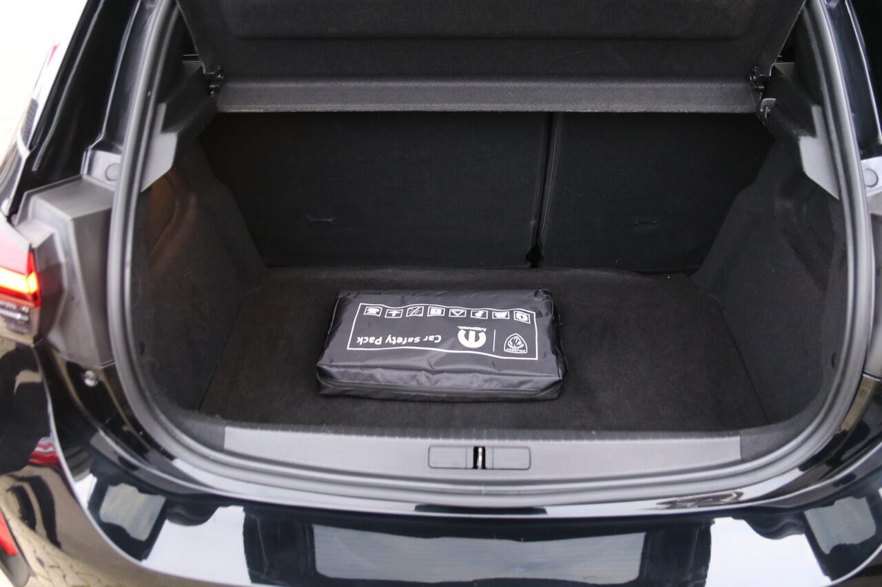 Opel CORSA 1.2 100PK Level 4 / Navi / Stoelverwarming / Carplay / All Season