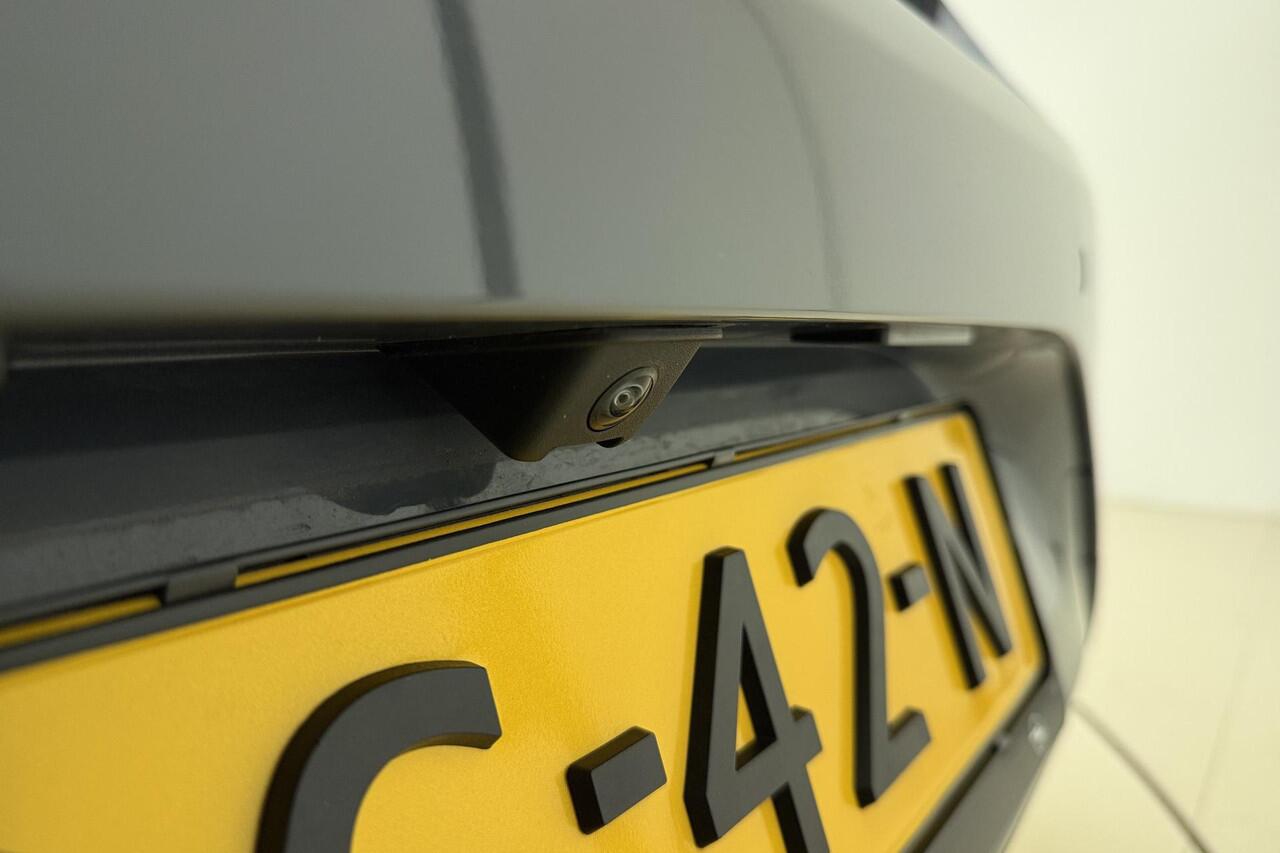 Opel CORSA 1.2 Turbo 110pk Hybrid GS Automaat | Navigatie via Carplay | Camera | Stoel & Stuurverwarming | Parkeersensoren | Zwart dak