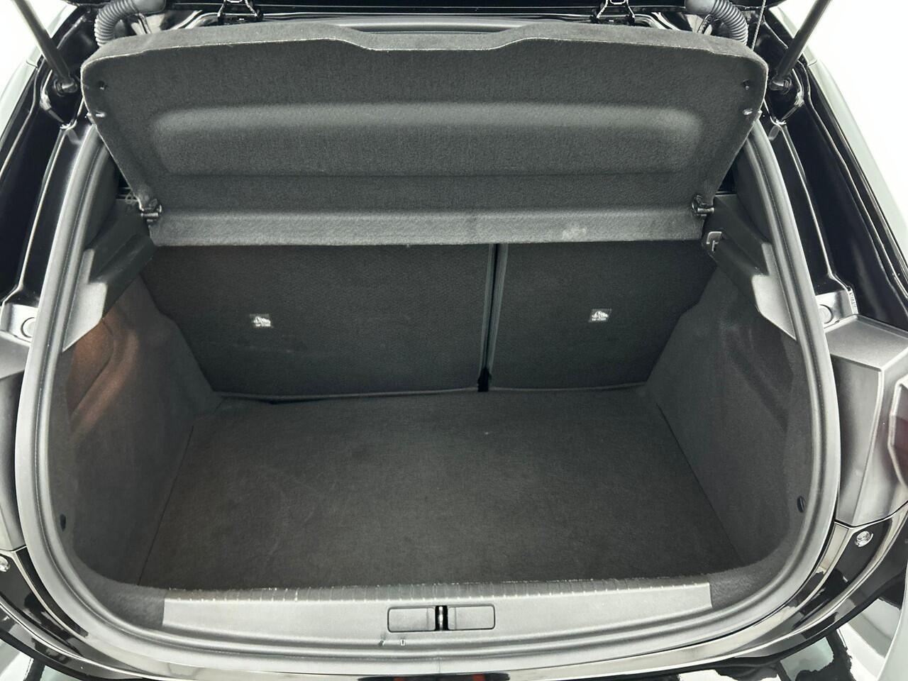 Opel CORSA 1.2 Turbo 136pk Hybrid GS Auto. Navigatie Apple Carplay/ Android Auto Camera Parkeersensoren Cruise Control Stoel- en stuurverwarming Airco Lichtmetalen velgen Getinte ramen