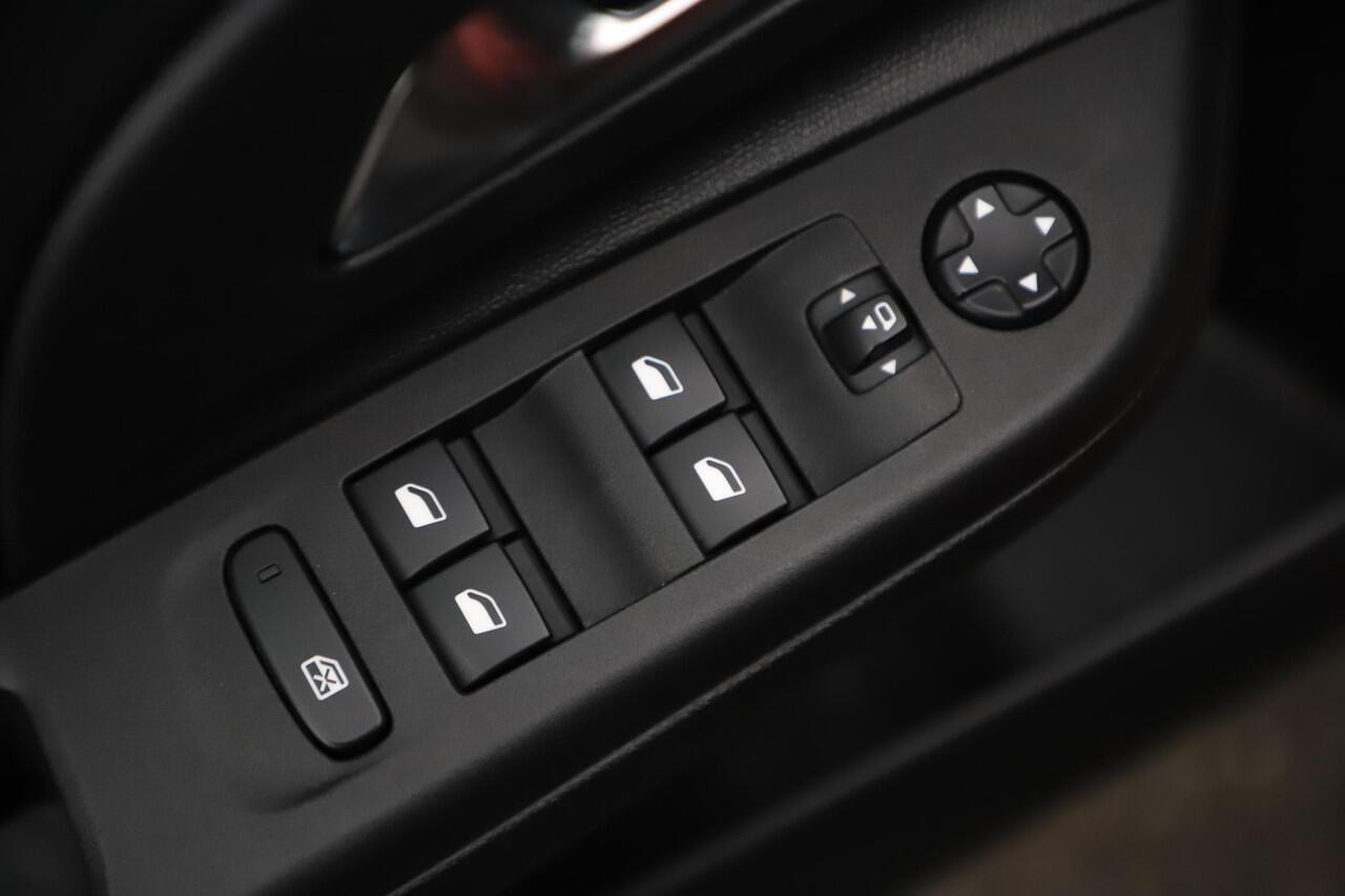 Opel CORSA 1.2 Elegance 102PK Lesauto Dubbele Bediening Half Leder 16 inch LMV Keyless Virtual Cockpit Climate Cruise Control Navigatie Achteruitrijcamera LED Parkeersensors Dodehoek