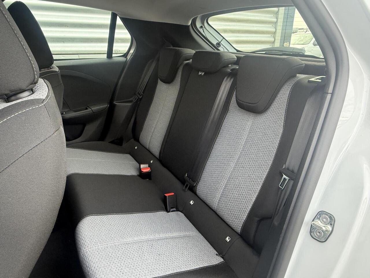 Opel CORSA Business 1.2 Hybrid 110pk e-DCT | AIRCO | APPLE CARPLAY / ANDROID AUTO | PARKEERSENSOREN | CRUISE CONTROL | DAB+