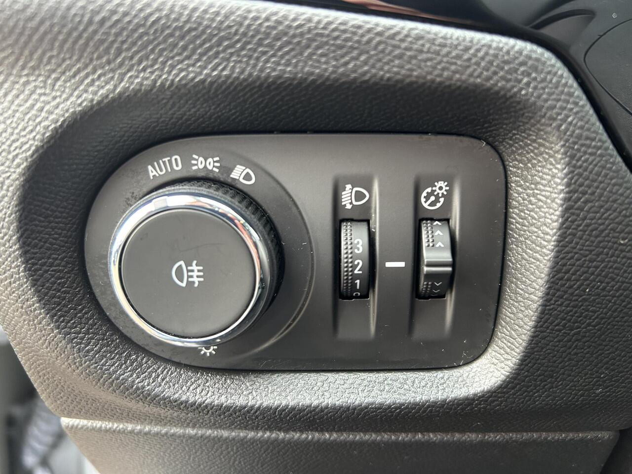 Opel CORSA 1.2 Edition