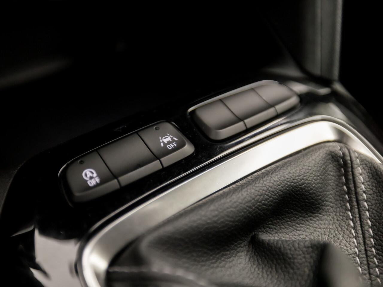 Opel CORSA 1.2 Elegance (APPLE CARPLAY, GROOT NAVI, LEDER, LM VELGEN, SPORTSTOELEN, LED KOPLAMPEN, CRUISE, LANE ASSIST, NIEUWSTAAT)