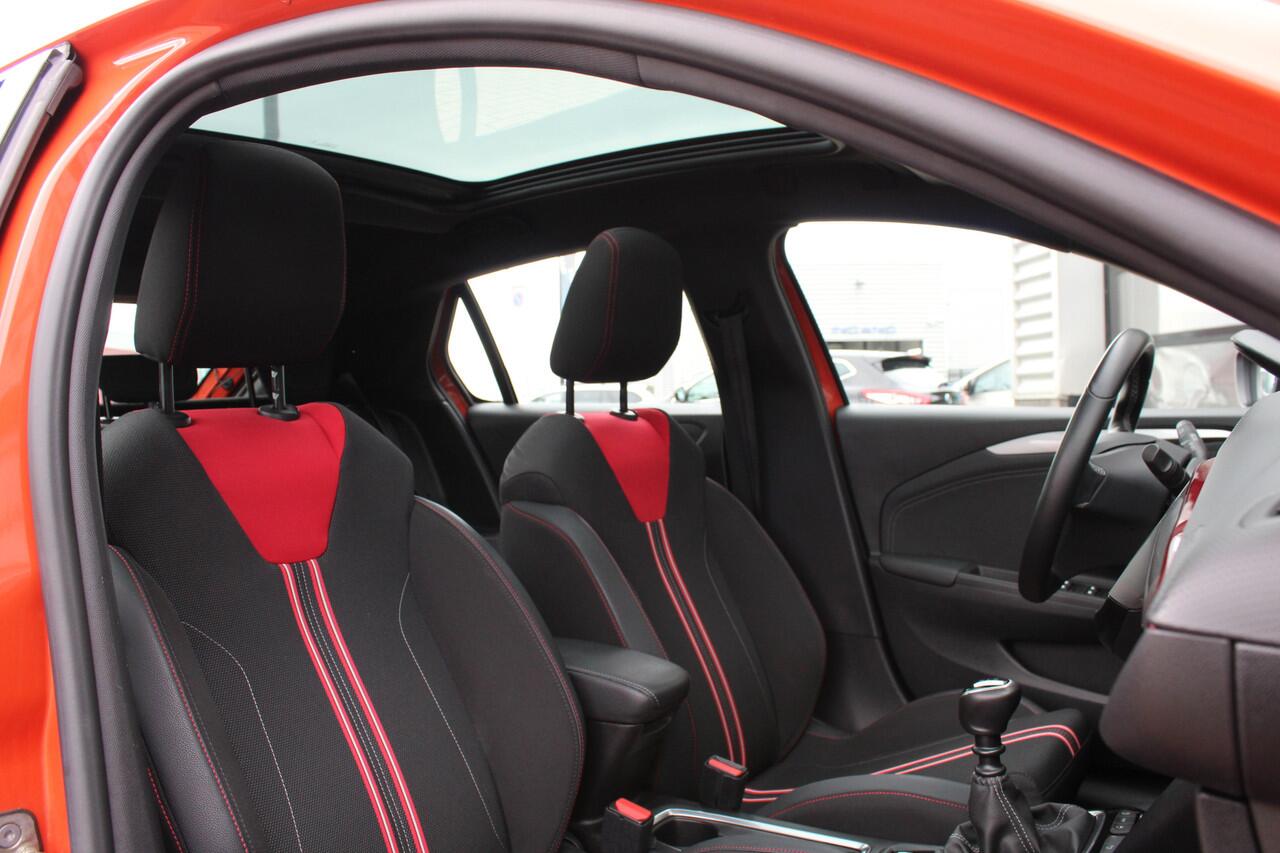 Opel CORSA 1.2 GS Line / Carplay / Panoramadak / N.A.P.